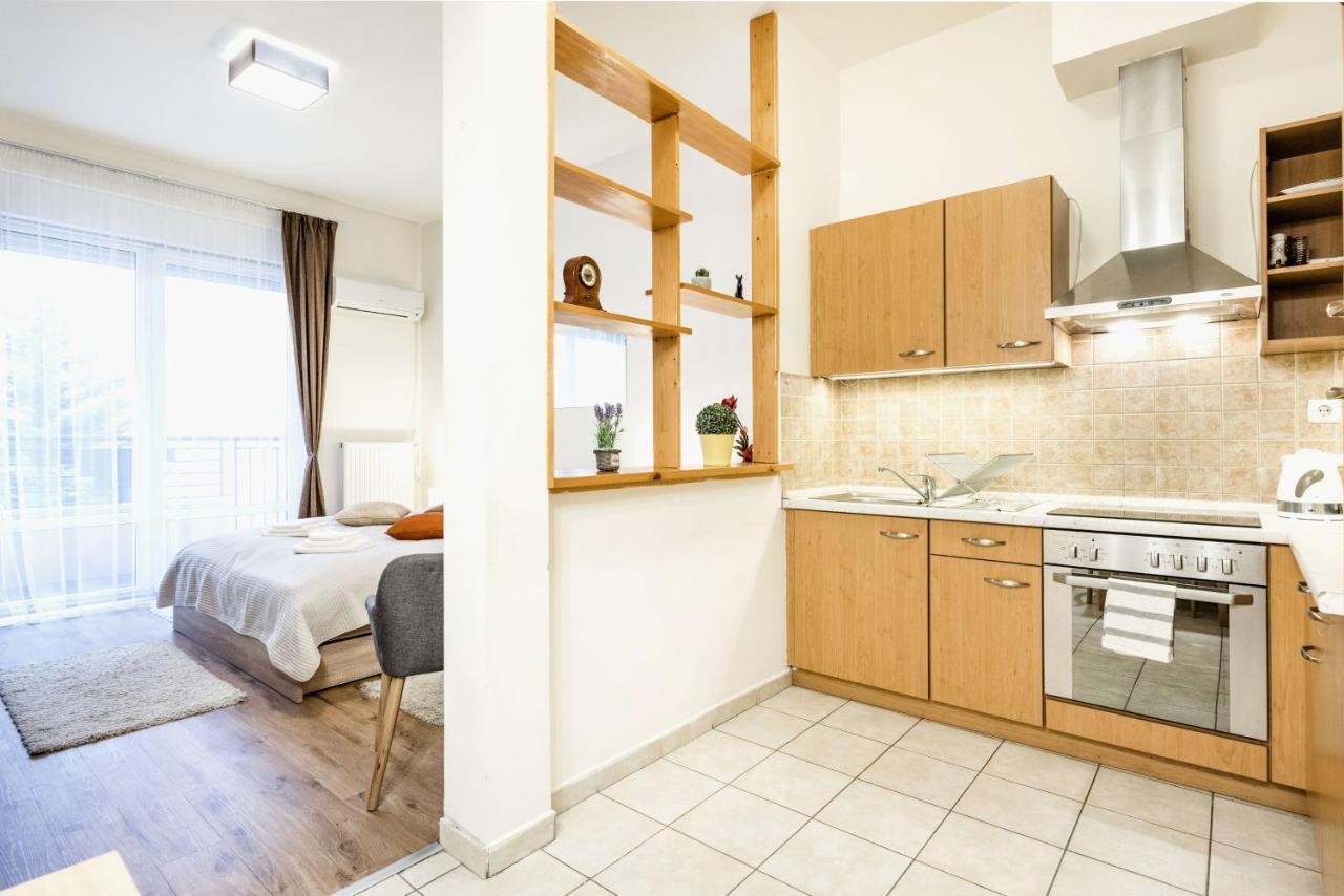 Ferienwohnung Downtown Charm With Balcony And Garden View Budapest Exterior foto