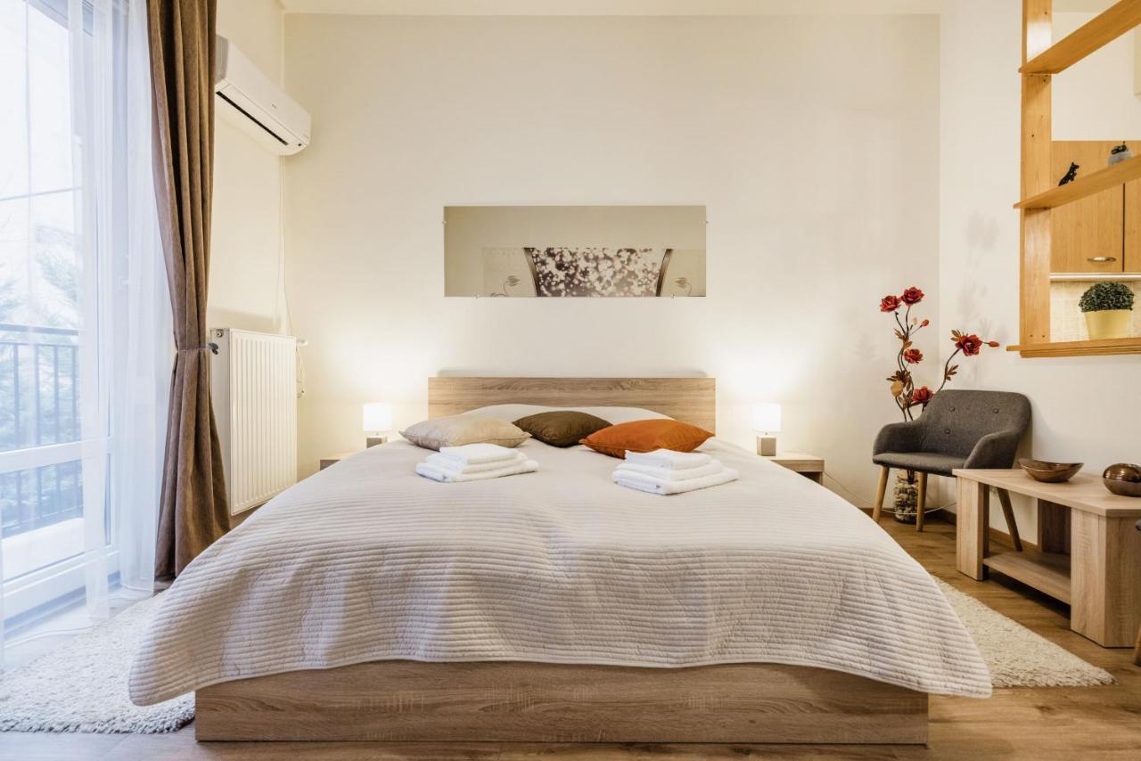 Ferienwohnung Downtown Charm With Balcony And Garden View Budapest Exterior foto