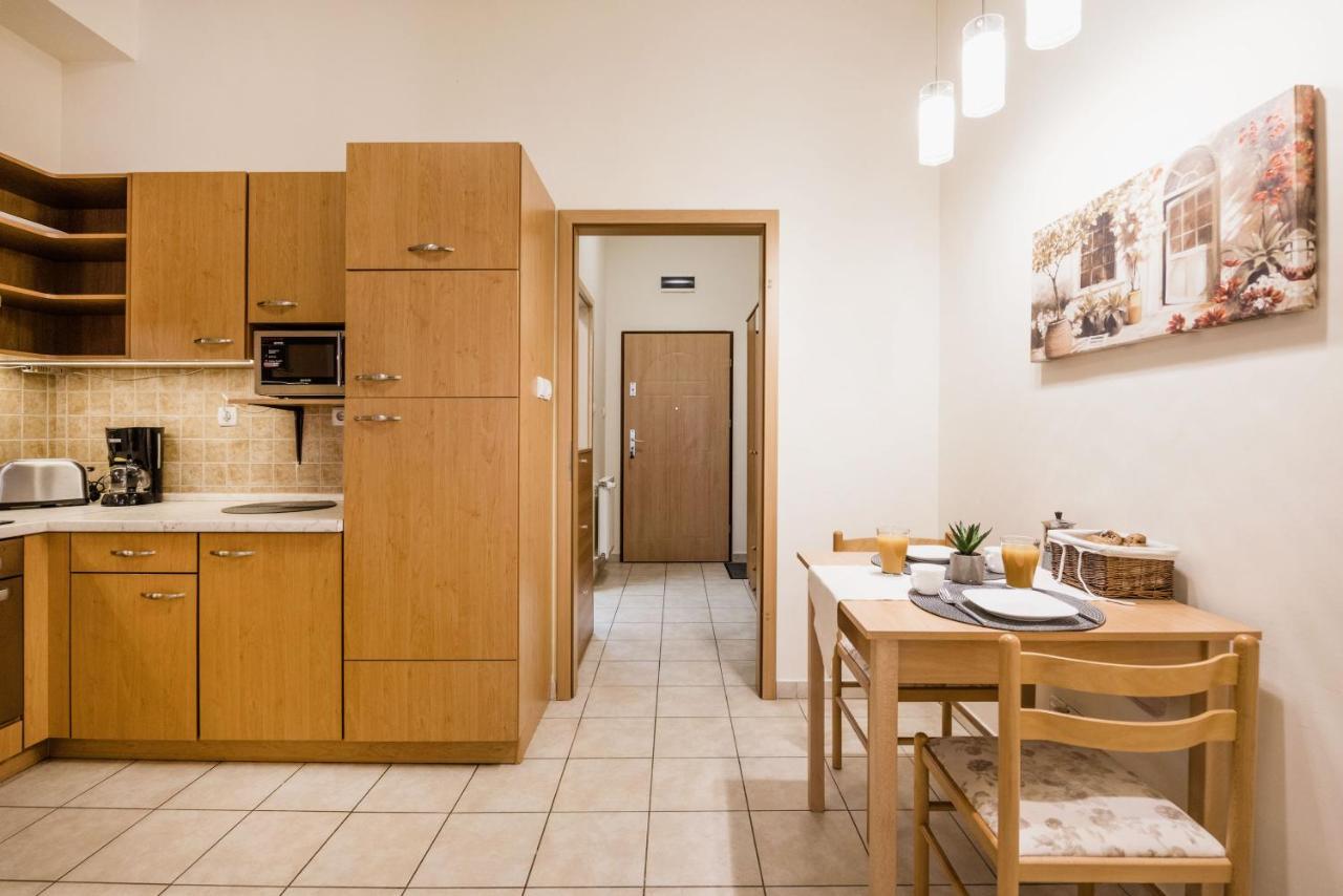 Ferienwohnung Downtown Charm With Balcony And Garden View Budapest Exterior foto